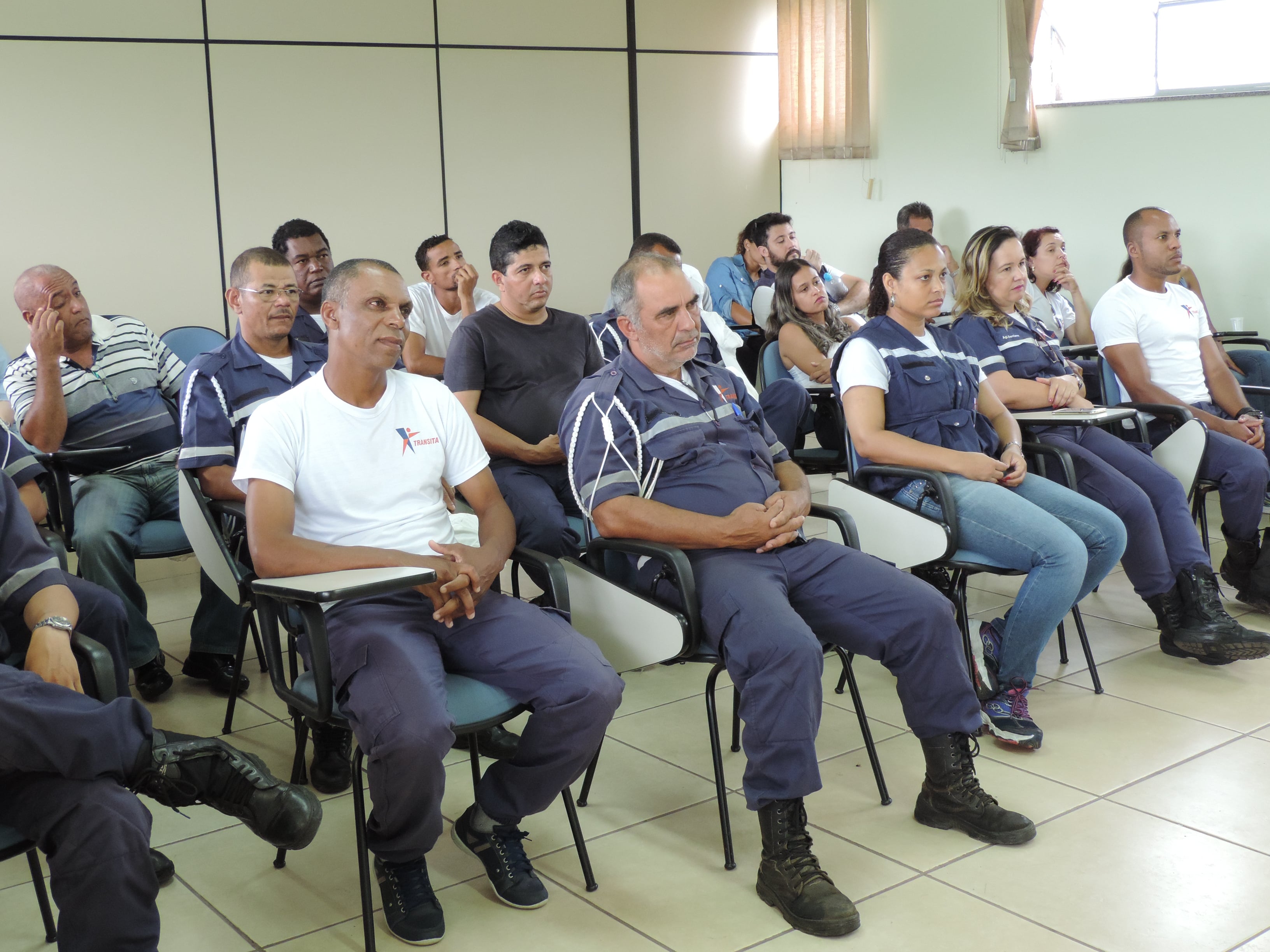 Prefeitura de Itabira entrega novos uniformes para agentes de trânsito