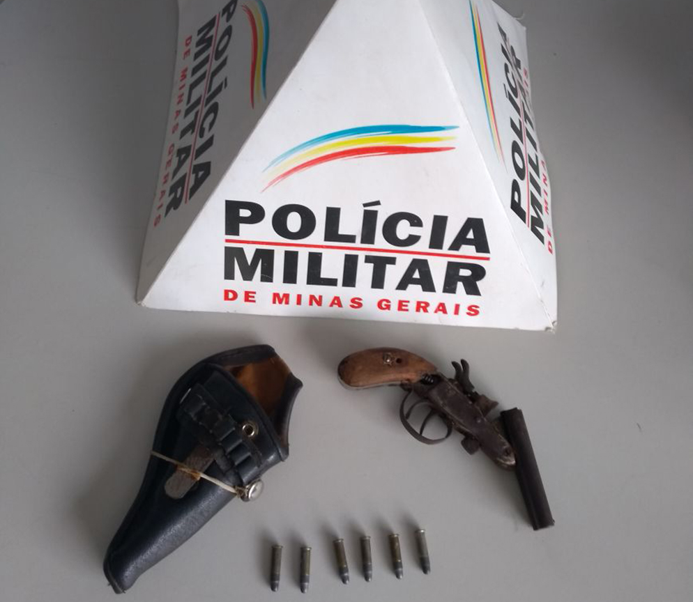 Polícia apreende arma de fogo e munições em zona rural de Itabira
