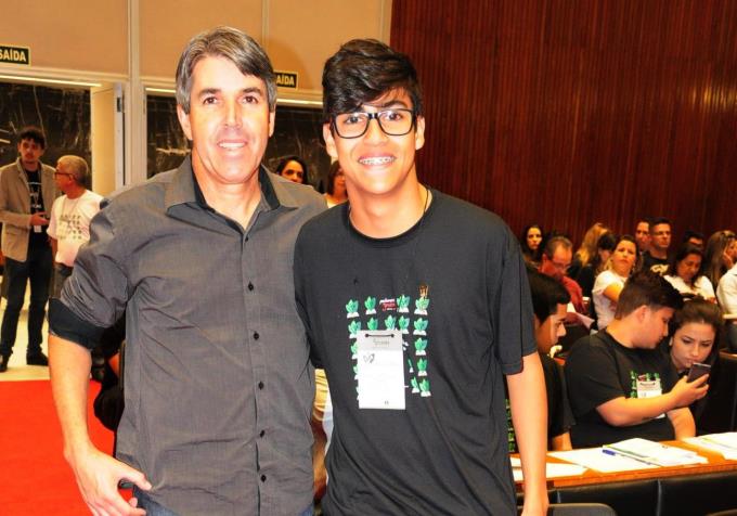 Participante do Parlamento Jovem João Monlevade se reunirá com o governador de Minas Gerais