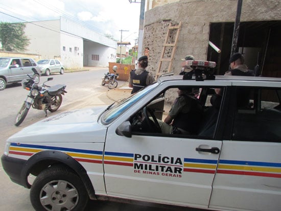 Motoqueiros assaltam cobrador da Koka Ita e levam cerca de R$ 5 mil