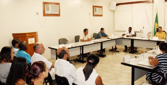 Mudança de horário da reunião divide opiniões de vereadores em Santa Maria de Itabira