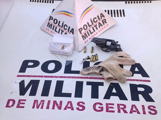 Menor é apreendido com arma que seria usada para matar o próprio pai