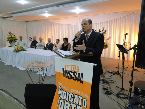 Paulo Soares toma posse pela 3ª vez como presidente do Sindicato Metabase