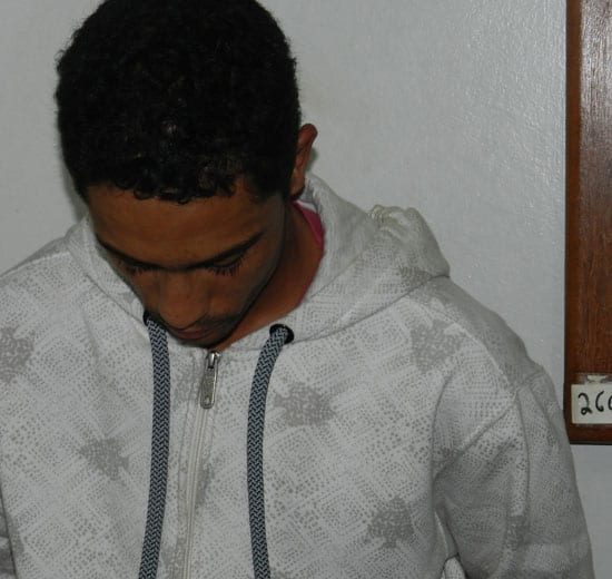 Rapaz rouba moto de cliente de bar, é perseguido e acaba preso pela PM