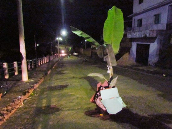 Moradores do bairro Bethânia vão à secretaria de Obras reclamar de buracos na rua Arábia