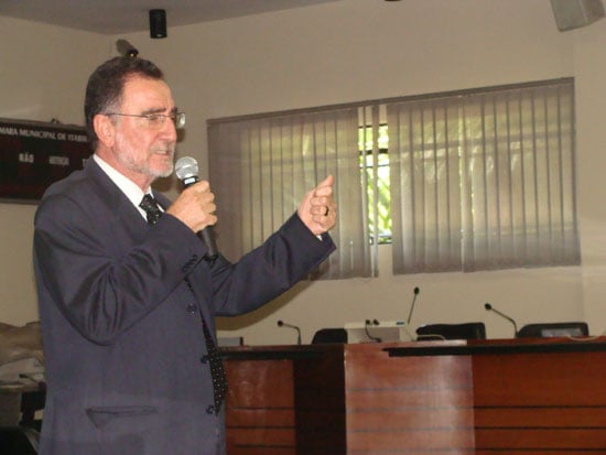 Patrus Ananias dá palestra em Itabira sobre política social