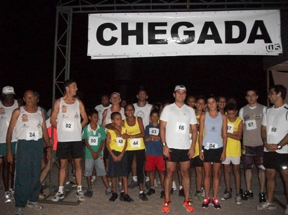 Mais de 50 atletas participaram do 1º Friday Night Training em Itabira