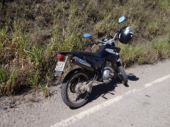 PM recupera moto furtada e apreende dois envolvidos