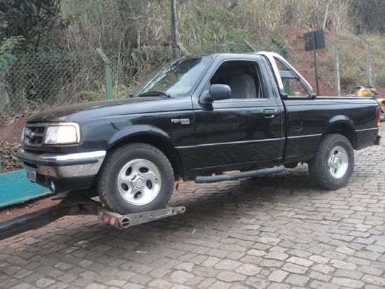 Motorista embriagado é preso ao tentar fazer vistoria em seu veículo na delegacia