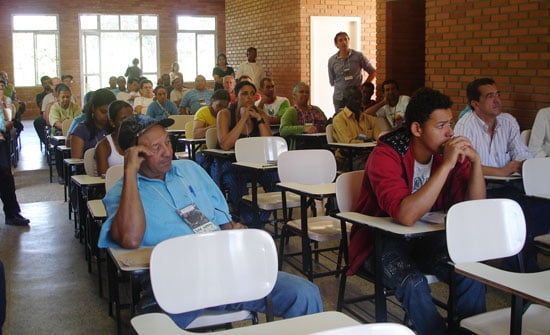 Produtores de Santa Bárbara debatem legislação ambiental