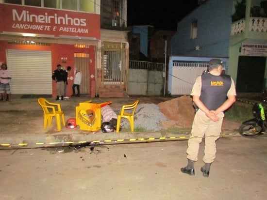 Mototaxista é assassinado em lanchonete
