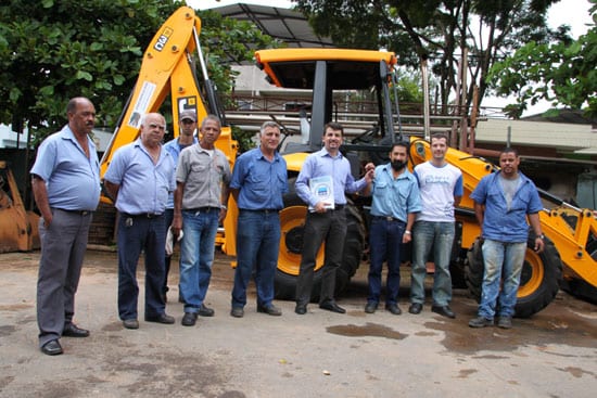 DAE recebe retroescavadeira nova da Prefeitura de Monlevade