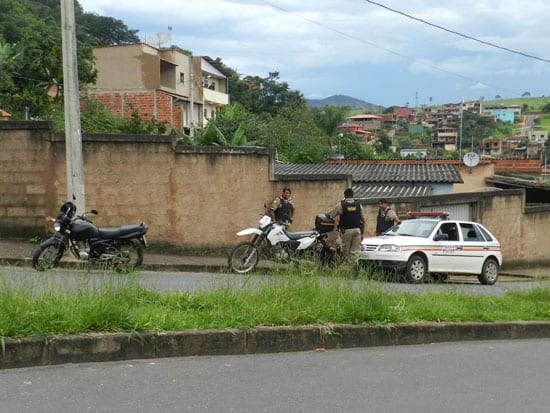 Menor é apreendido pela PM conduzindo motocicleta