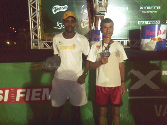 Itabirano Hudson Charles vence corrida noturna em Ipatinga