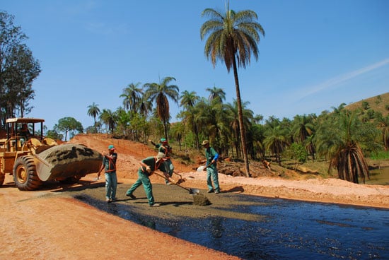 Prefeitura prevê pavimentar mais um trecho da estrada Itabira a Ipoema