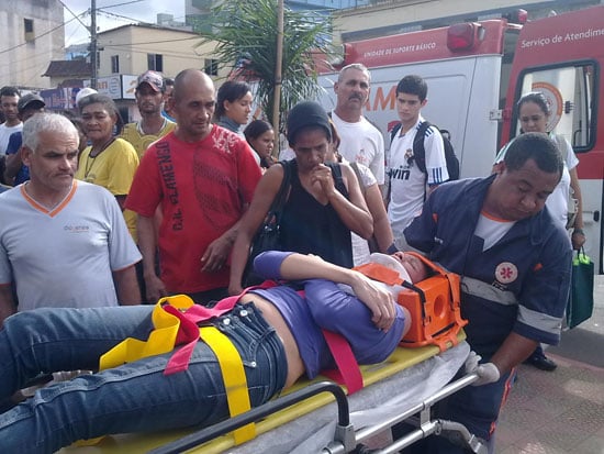 Mulher é atropelada por moto na avenida João Pinheiro