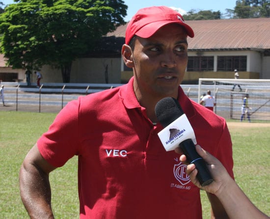VEC tem três jogos dentro de casa, mas técnico não espera moleza