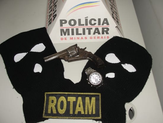 Mãe entrega filho de 15 anos à polícia