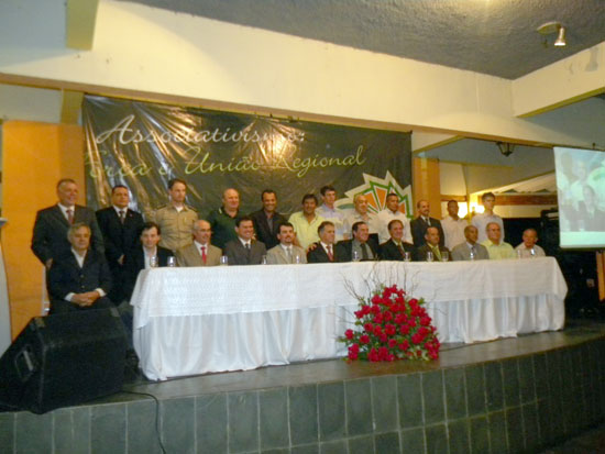Solenidade de posse de presidentes marca momento de união em Dom Silvério