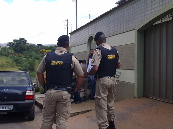 Bandidos amarram mulheres dentro de casa e levam R$19 mil