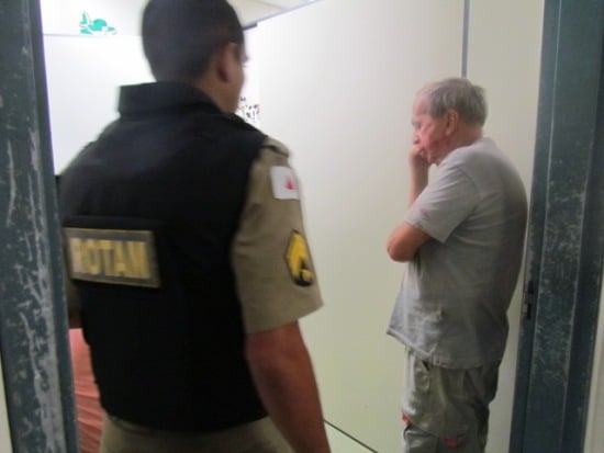 Taxista leva homem até a zona rural e é esfaqueado