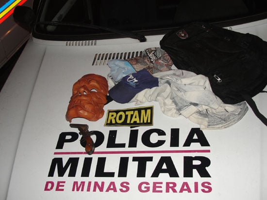 Cinco menores mascarados são apreendidos quando se preparavam para assalto