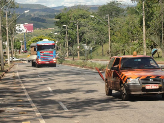 Carretas com mais equipamentos da Vale chegam a Itabira