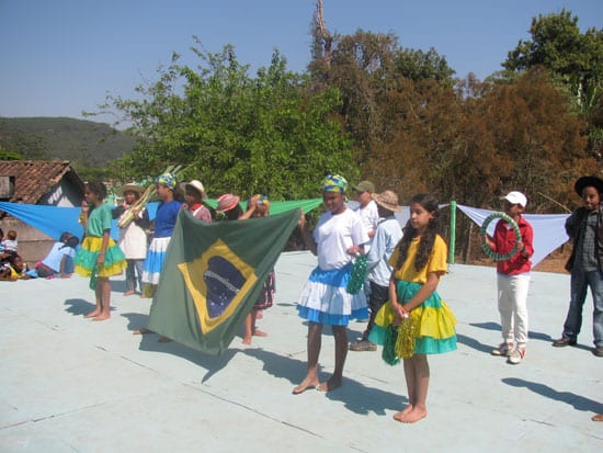 Apresentações artísticas marcam 7 de setembro de Santa Bárbara