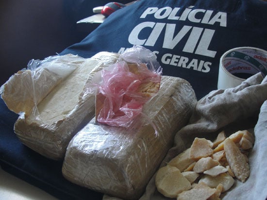 Polícia Civil apreende 2 quilos de crack na estrada de Senhora do Carmo