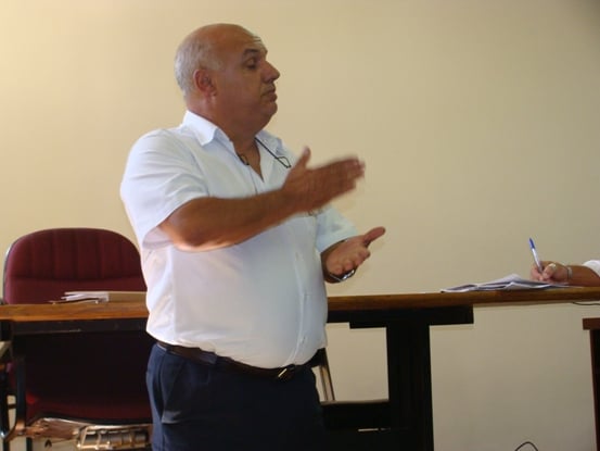 Cisne e Transita explicam a manifestantes aumento de passagem