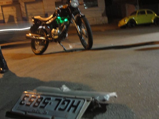 Motoqueiro ferido em acidente com caminhão