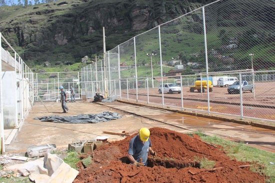 Centro Esportivo Henri Meyers em fase de conclusão em Monlevade