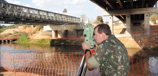 Tráfego em pontes provisórias será fechado por duas horas todos os dias