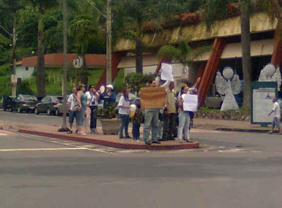 Protesto contra a corrupção ganha adesão de poucos em Itabira