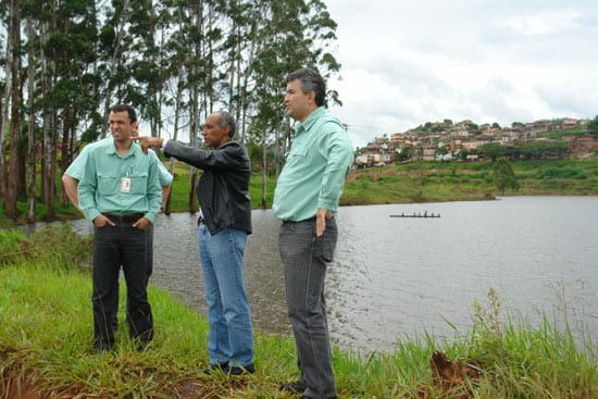 João Izael visita áreas de risco em Itabira