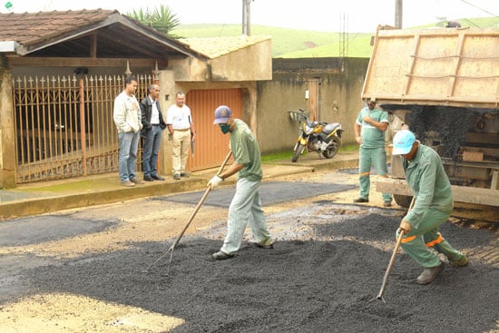 Prefeitura reinicia operação tapa-buraco em Itabira
