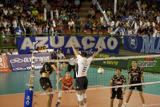 Sada Cruzeiro joga bem e bate Cimed por 3 a 0 em Contagem