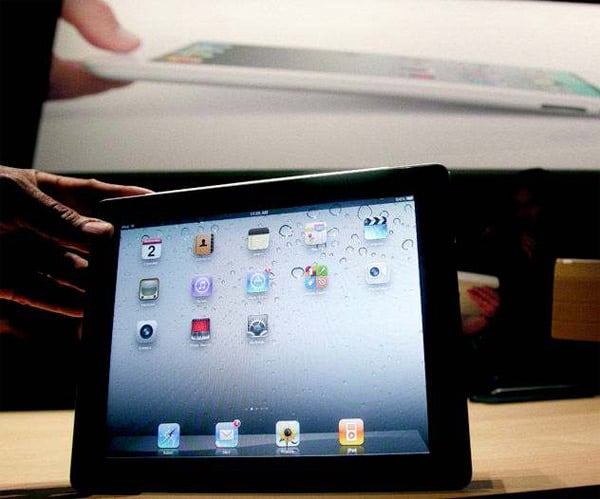 iPad 2 começa a ser vendido nos EUA e na internet