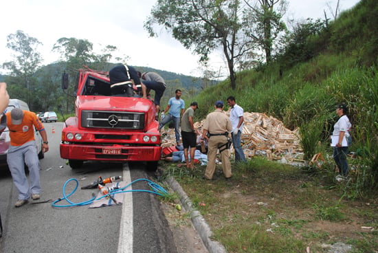 Caminhoneiro morre em acidente na BR-381 em João Monlevade