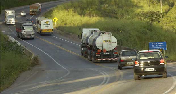 Engenheiro confirma risco de desabamento em viaduto na BR-381