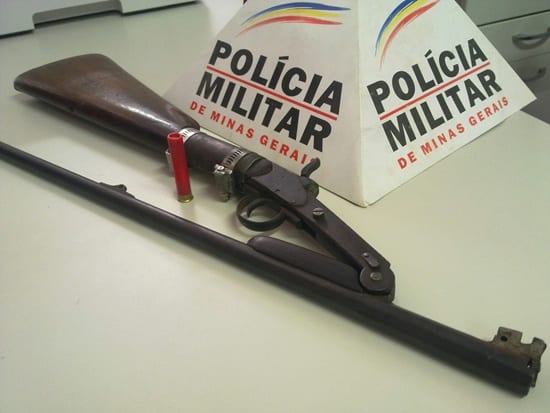 Polícia apreende arma no bairro Pedreira