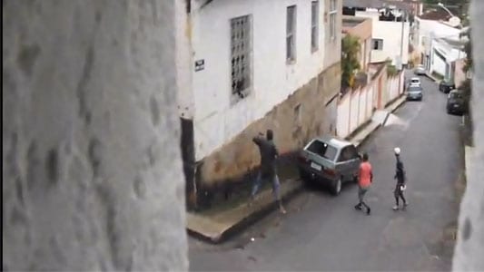 Vídeo flagra acidente no bairro Pará