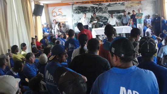 Greve da construção civil ganha força em Itabira