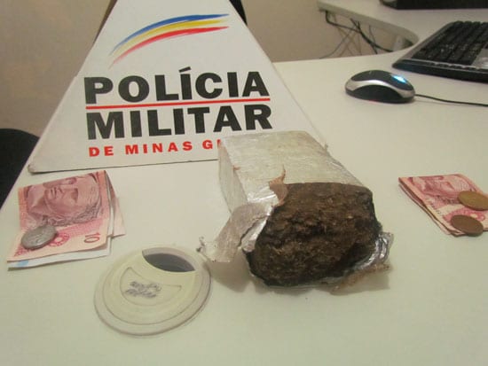 PM apreende mais de 300 gramas de maconha com jovem de 16 anos