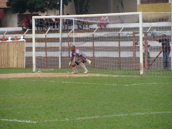 Em manhã de Eládio, e com gol de itabirano, Valério vence Santarritense