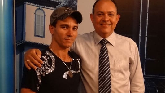 Amável Batista: o brega-chique de São Sebastião do Rio Preto