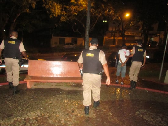 Polícia Militar apreende menor com réplica de arma de fogo na praça da Eemza