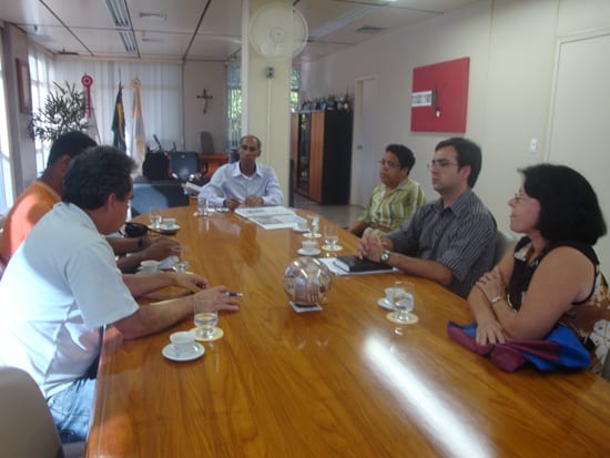 João Izael se reúne com representantes do projeto de revitalização do BelaCamp