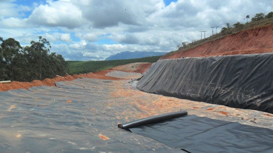 Santa Bárbara implanta nova manta impermeabilizante no aterro sanitário