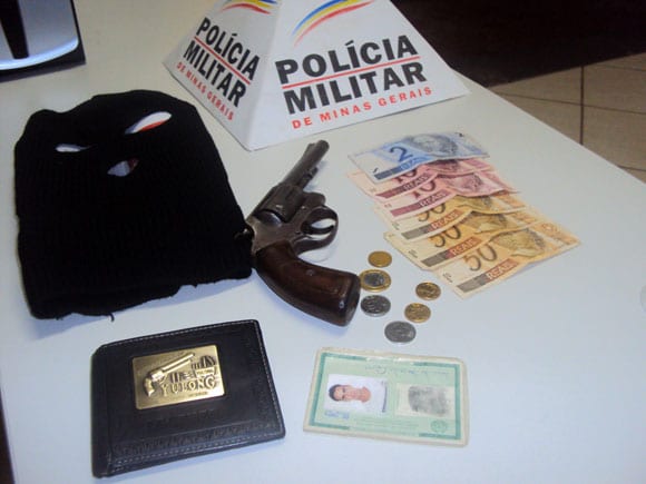 PM prende homem com nome falso e apreende menor com arma calibre 38